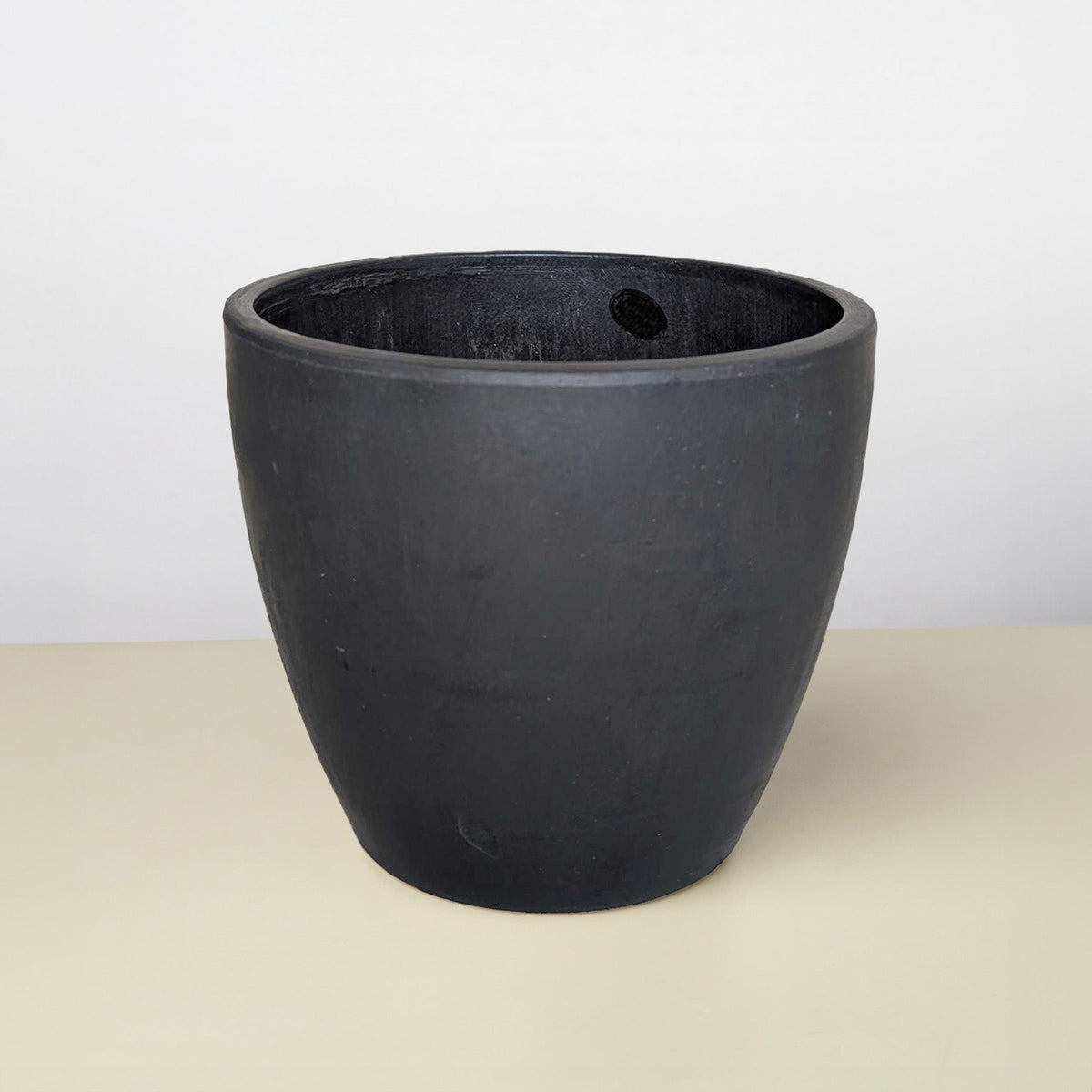 Black and terracotta eco pots, view 5
