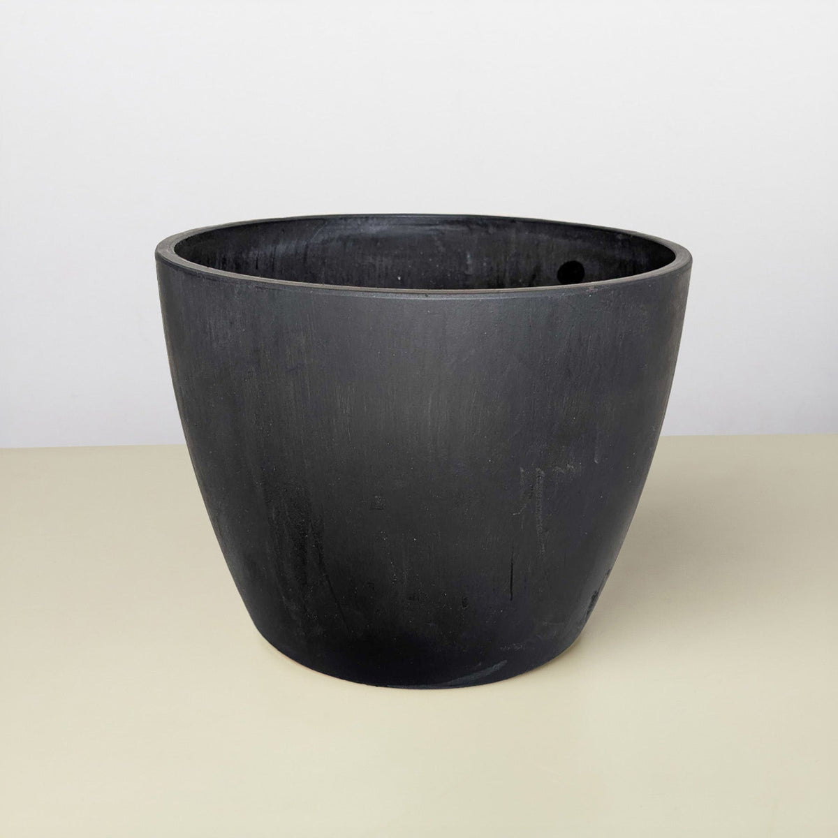 Black and terracotta eco pots, view 6