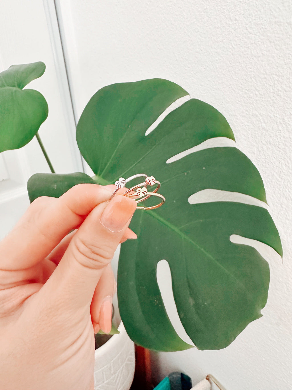Monstera Deliciosa Dainty Minimal Plant Ring, view 9