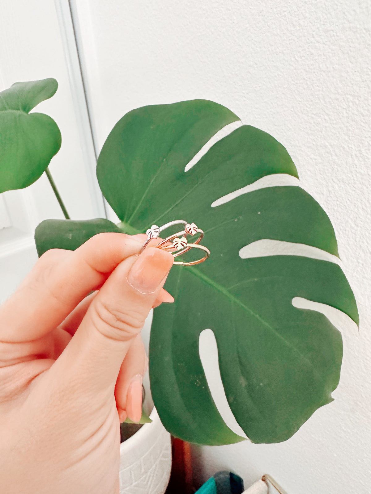 Monstera Deliciosa Dainty Minimal Plant Ring, view 9