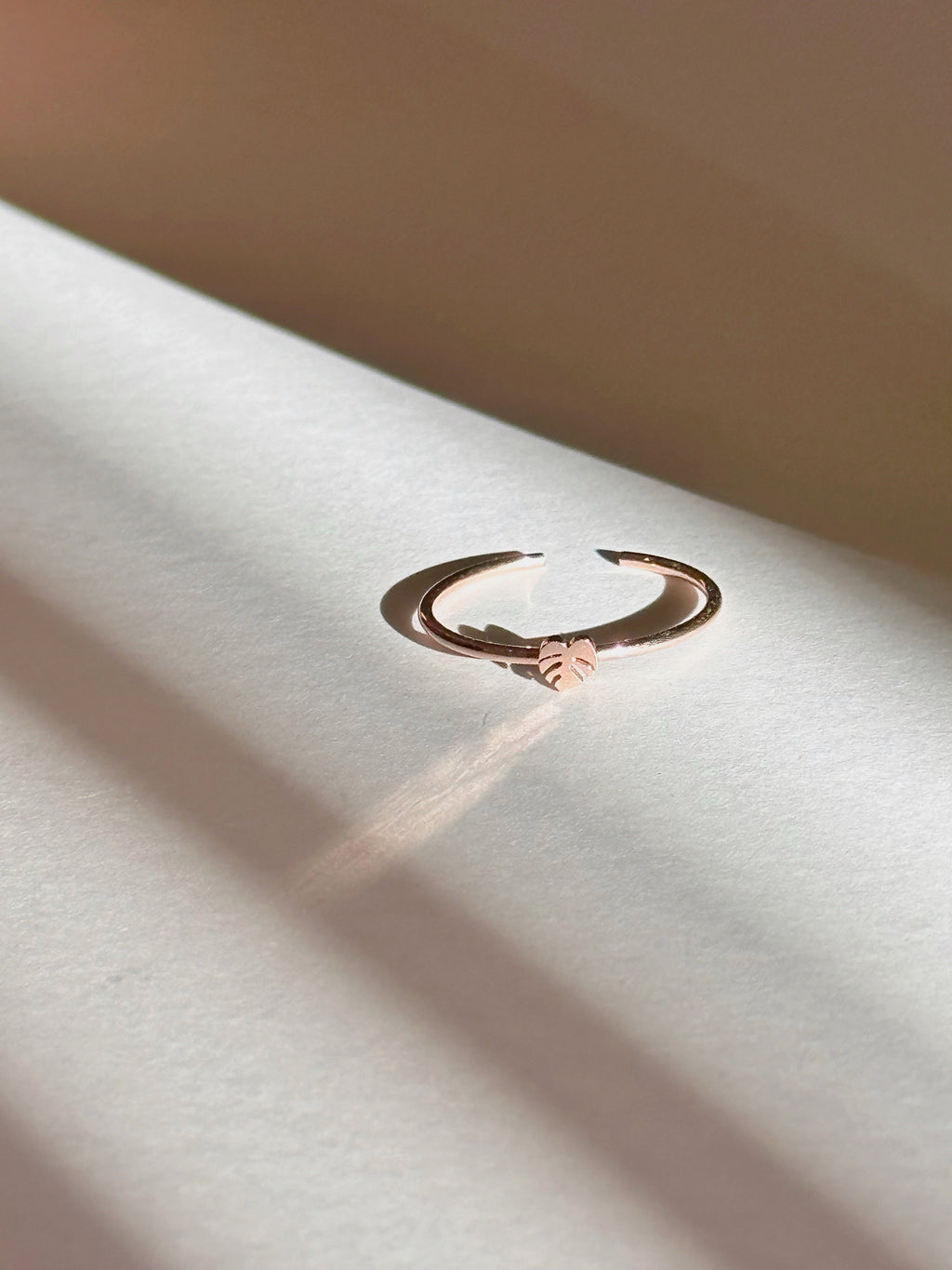 Monstera Deliciosa Dainty Minimal Plant Ring, view 11