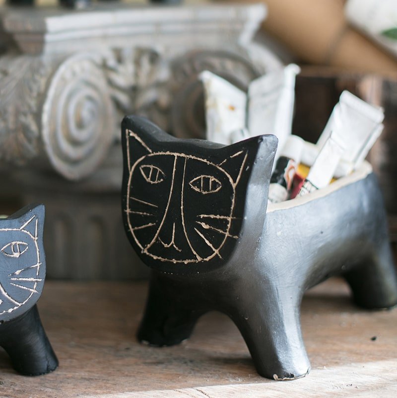 Cat Shape Small Planter in Concrete, view 3