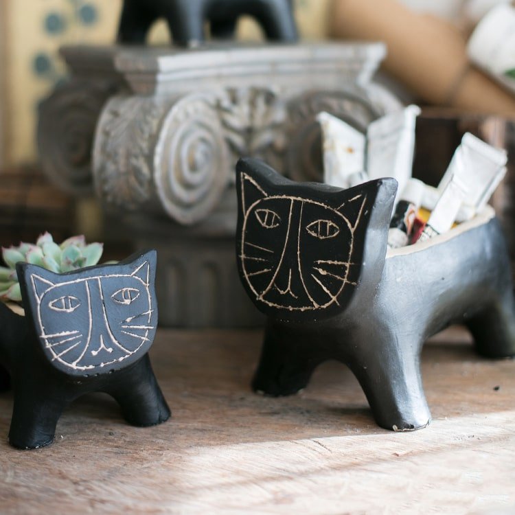 Cat Shape Small Planter in Concrete, view 5