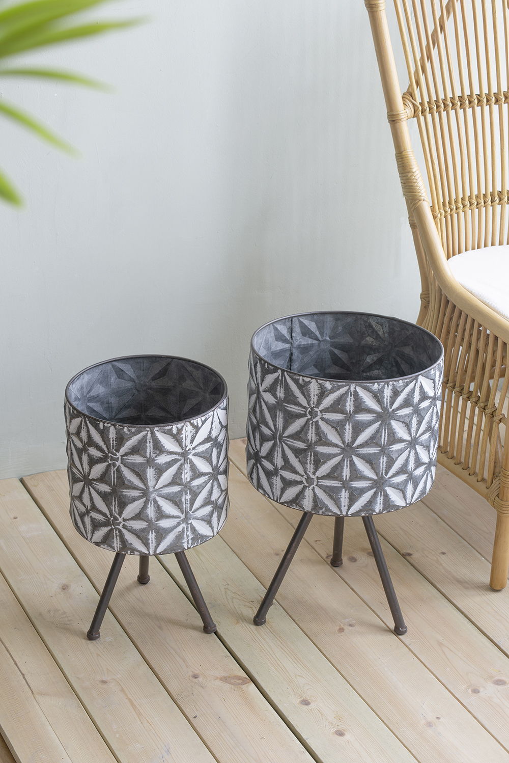 Metal Planter Stand, Round Galvanized Farmhouse Planter (Set of 2) - Gray, view 4